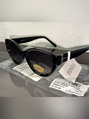 Fossil Women's Glossy Black Round Sunglasses
